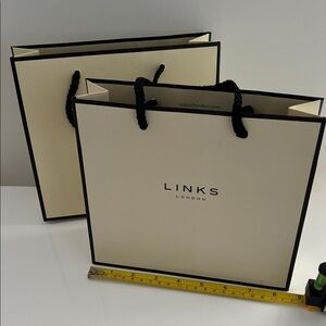 💯 Authentic Links of London Paper bag x2